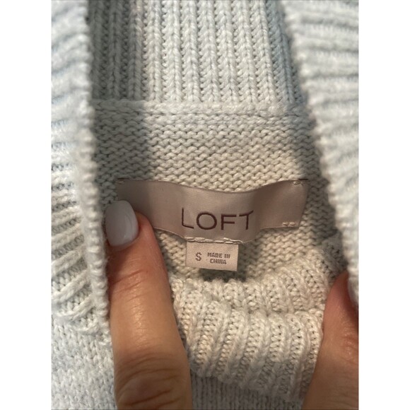 Cabincore Loft Women’s Sweater, Mock Neck, Hi Low, Light Gray Bear Motif S - Picture 3 of 6